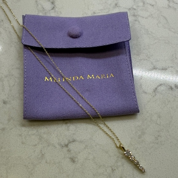 Gold Necklace with Pendant - Picture 4 of 5